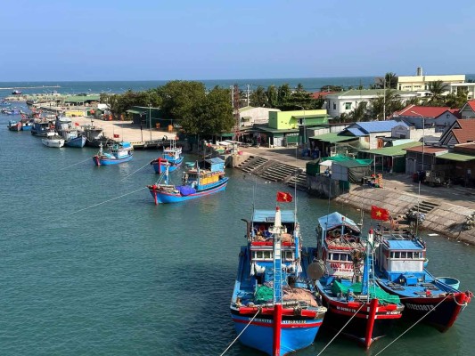 Làng chài Vĩnh Hy