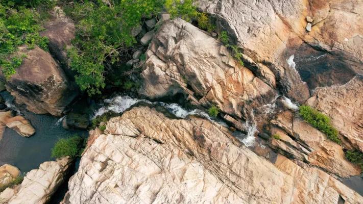 Trekking và khám phá thiên nhiên