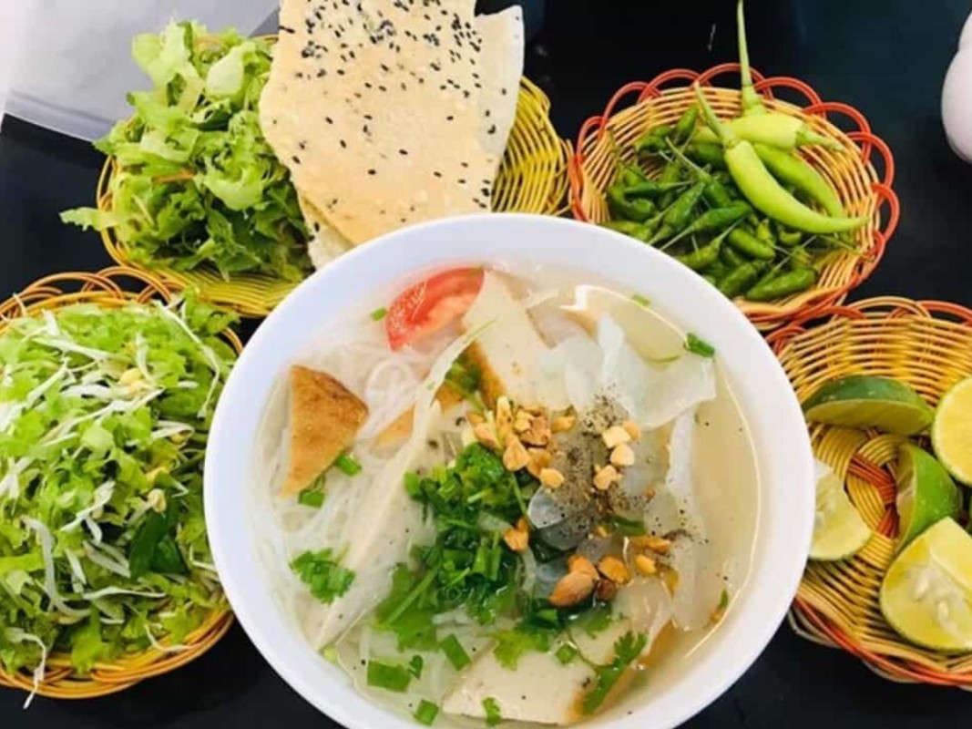 BÚN SỨA – HƯƠNG VỊ BIỂN CẢ KHÓ QUÊN