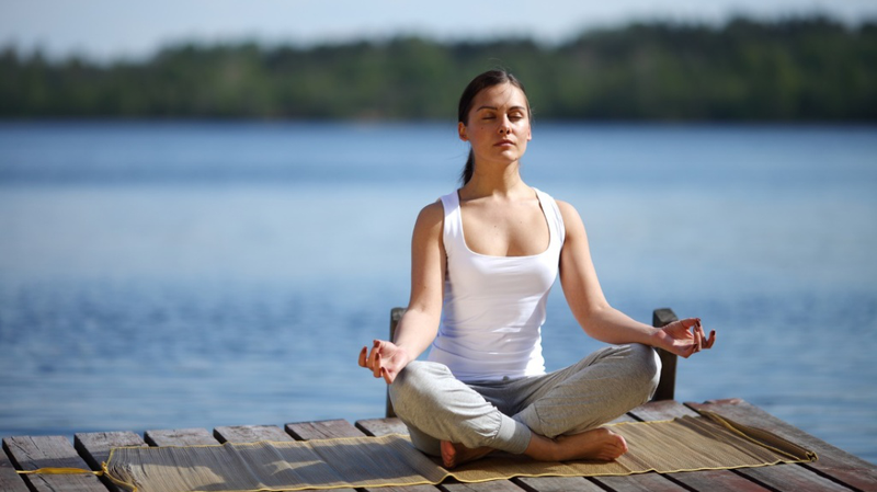 Hướng dẫn cách ngồi thiền giảm stress đúng phương pháp - Nhà thuốc FPT Long Châu